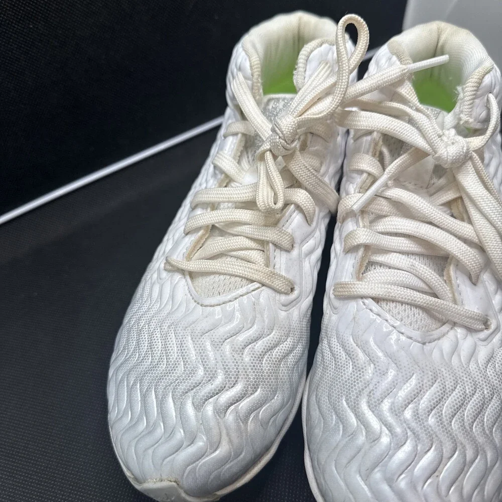 Under Armour Spotlight Hammer RM Youth 2.5 White Silver Football Cleats UZB52